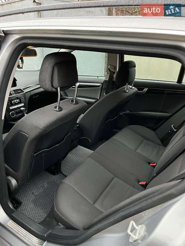 Универсал Mercedes-Benz C-Class 2011 в Тячеве