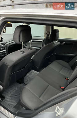 Універсал Mercedes-Benz C-Class 2011 в 