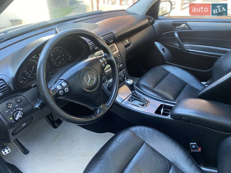 Универсал Mercedes-Benz C-Class 2004 в Львове