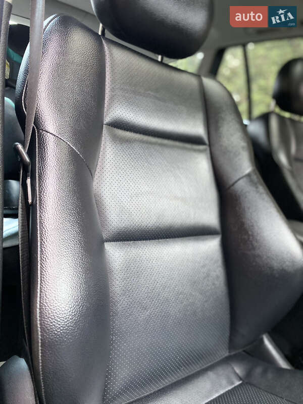 Универсал Mercedes-Benz C-Class 2004 в Львове