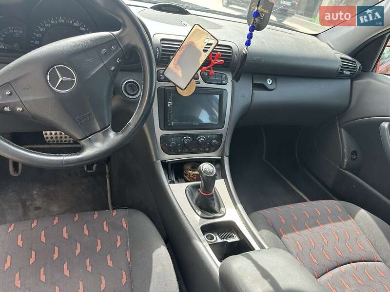 Купе Mercedes-Benz C-Class 2002 в Тернополі