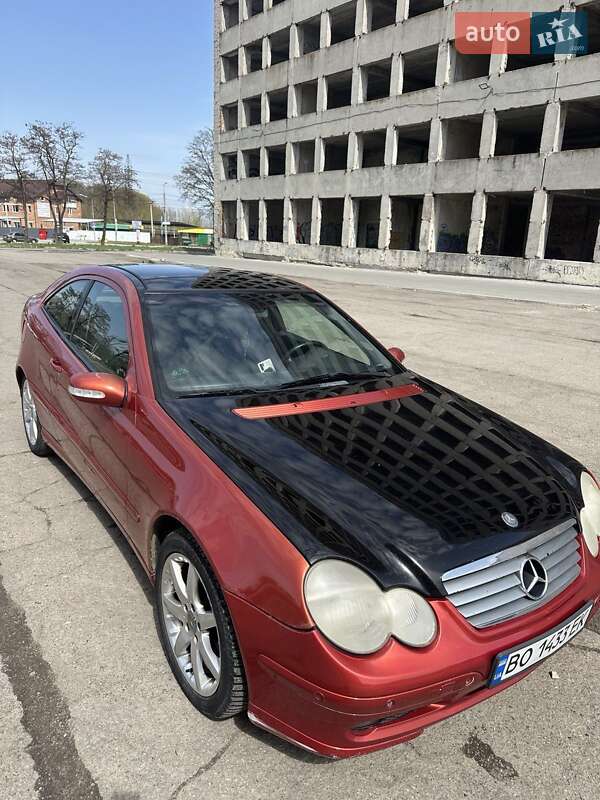 Купе Mercedes-Benz C-Class 2002 в Тернополі
