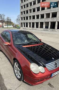 Купе Mercedes-Benz C-Class 2002 в 