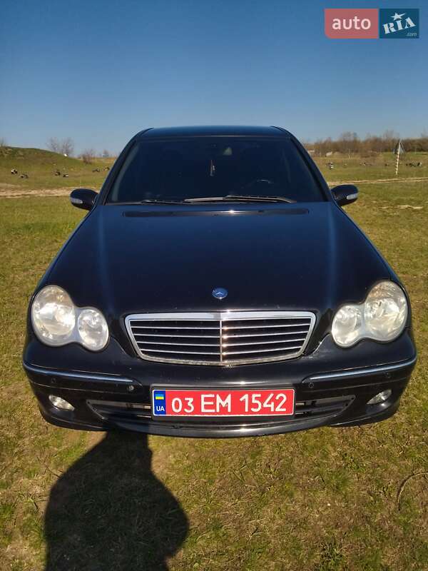 Седан Mercedes-Benz C-Class 2005 в 