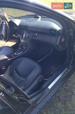 Седан Mercedes-Benz C-Class 2005 в 