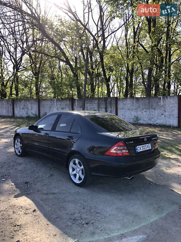 Седан Mercedes-Benz C-Class 2006 в Умани