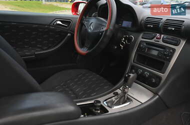 Купе Mercedes-Benz C-Class 2002 в 