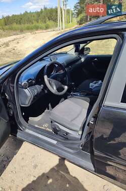 Универсал Mercedes-Benz C-Class 2004 в 