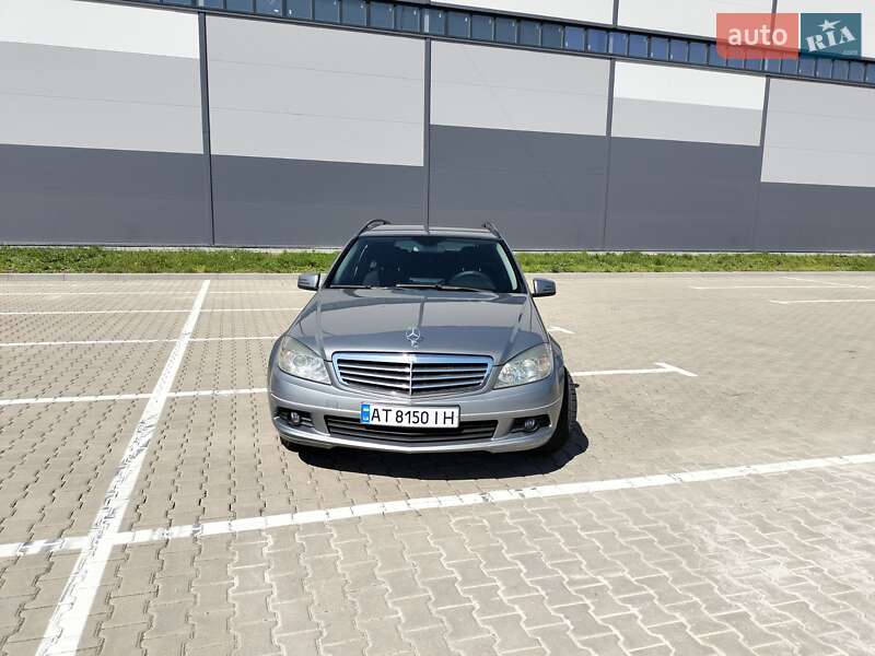 Універсал Mercedes-Benz C-Class 2009 в Івано-Франківську