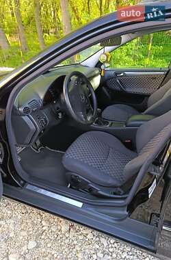 Універсал Mercedes-Benz C-Class 2003 в 