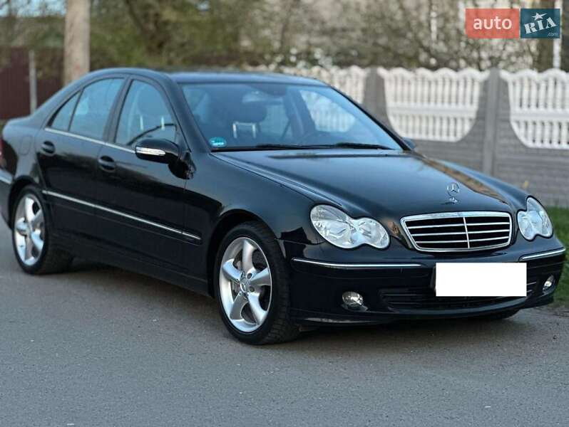 Седан Mercedes-Benz C-Class 2005 в 