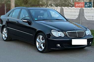 Седан Mercedes-Benz C-Class 2005 в 
