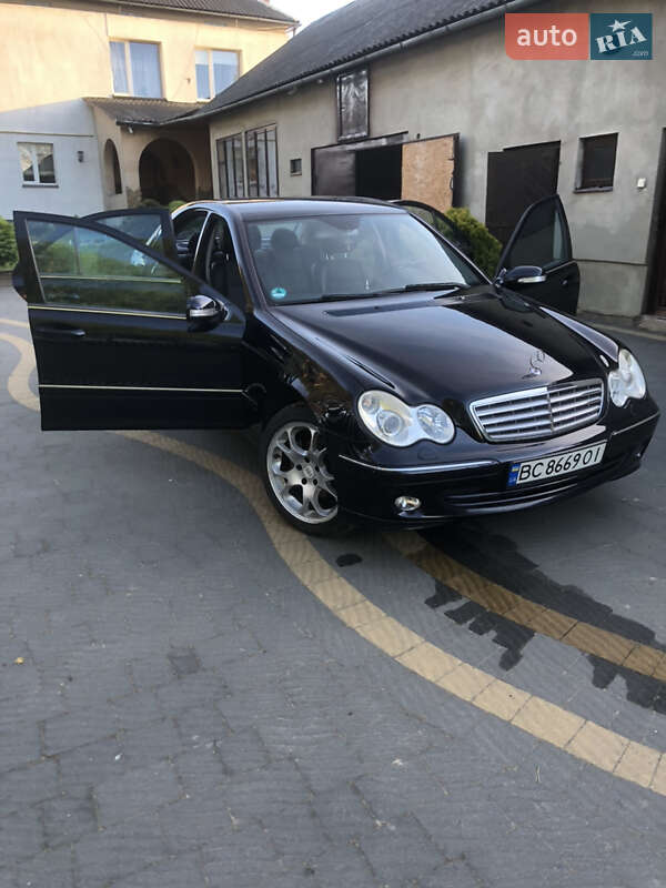 Седан Mercedes-Benz C-Class 2005 в Яворове