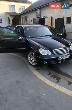 Седан Mercedes-Benz C-Class 2005 в 