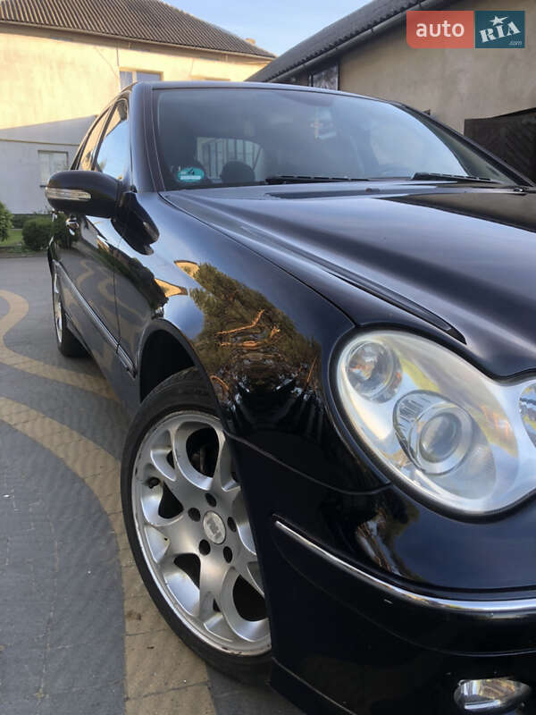 Седан Mercedes-Benz C-Class 2005 в Яворове