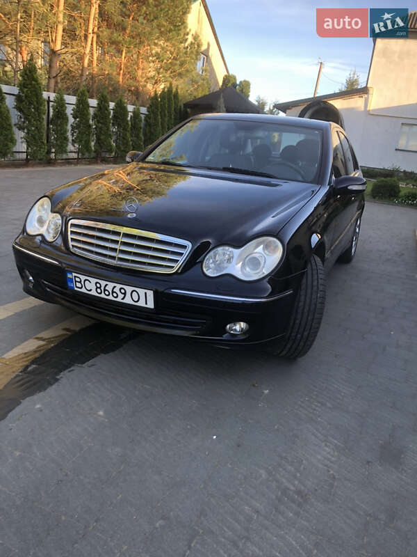 Седан Mercedes-Benz C-Class 2005 в Яворове фото 36 Седан Mercedes-Benz C-Class 2005 в Яворове
