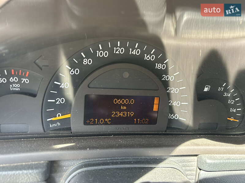 Седан Mercedes-Benz C-Class 2003 в Кропивницком