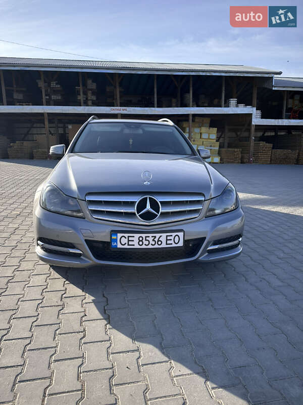 Mercedes-Benz C-Class 2011