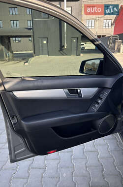 Универсал Mercedes-Benz C-Class 2011 в 
