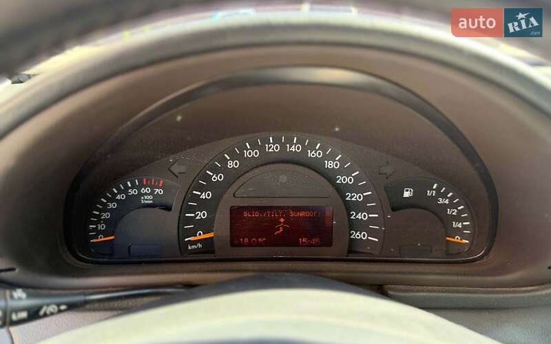 Универсал Mercedes-Benz C-Class 2004 в Черновцах