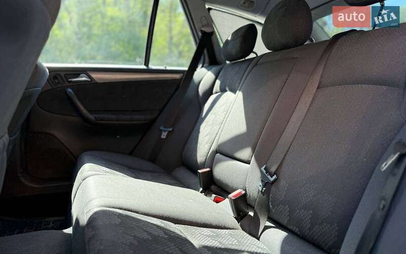 Универсал Mercedes-Benz C-Class 2004 в Черновцах