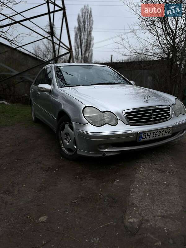 Седан Mercedes-Benz C-Class 2000 в Подольске