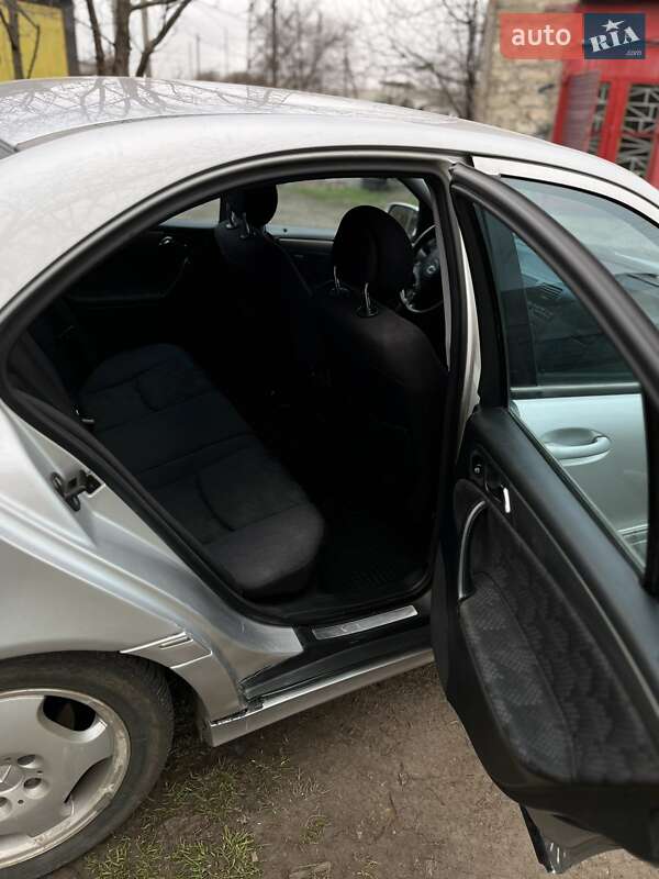 Седан Mercedes-Benz C-Class 2000 в Подольске