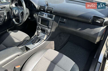 Седан Mercedes-Benz C-Class 2005 в 