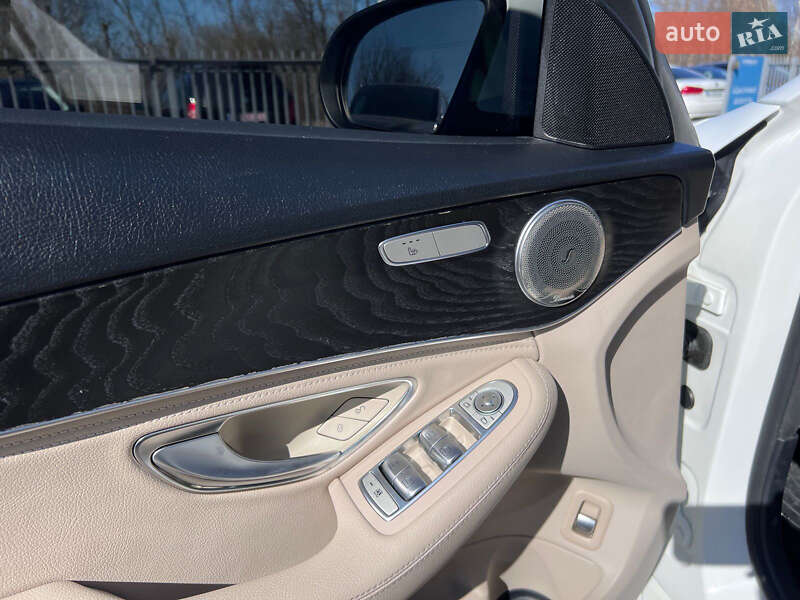 Седан Mercedes-Benz C-Class 2015 в Нововолынске