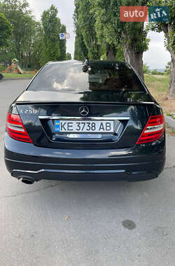 Седан Mercedes-Benz C-Class 2011 в 