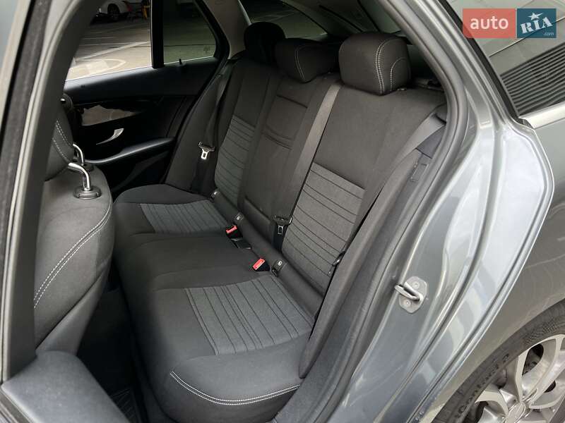 Універсал Mercedes-Benz C-Class 2018 в Києві
