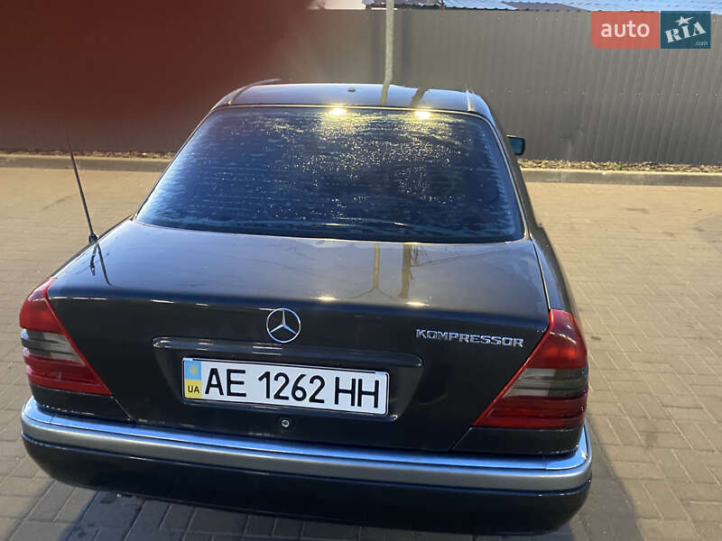 Седан Mercedes-Benz C-Class 1995 в Днепре