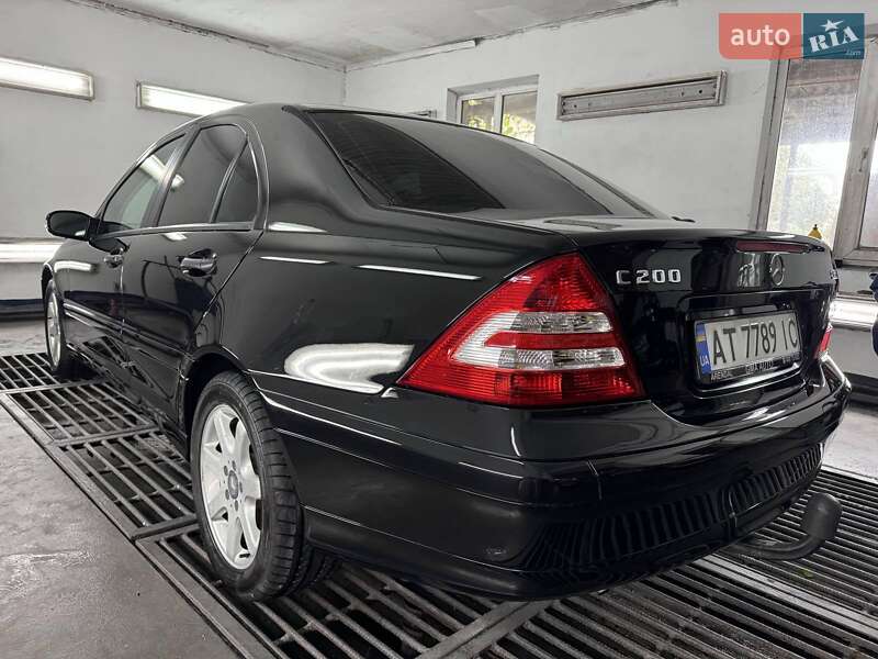 Седан Mercedes-Benz C-Class 2006 в 