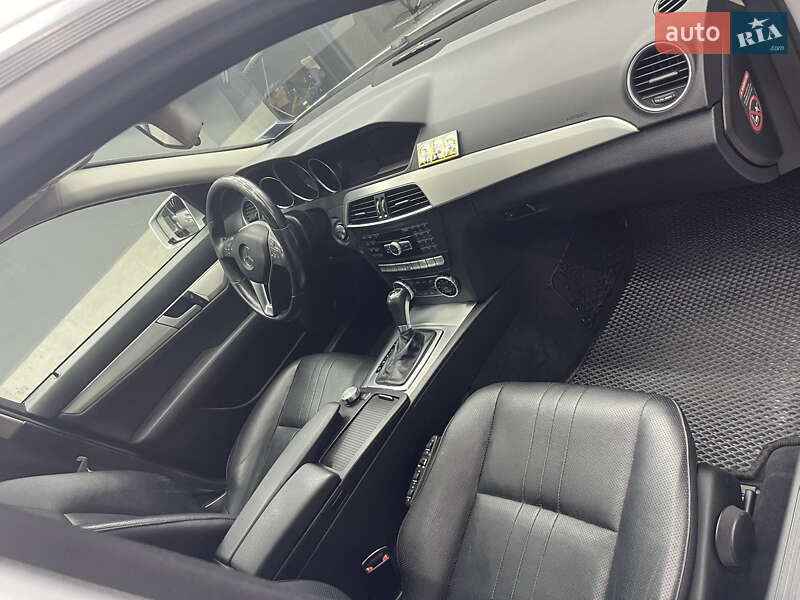 Универсал Mercedes-Benz C-Class 2013 в Ивано-Франковске