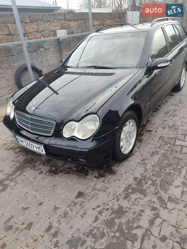 Универсал Mercedes-Benz C-Class 2002 в Житомире