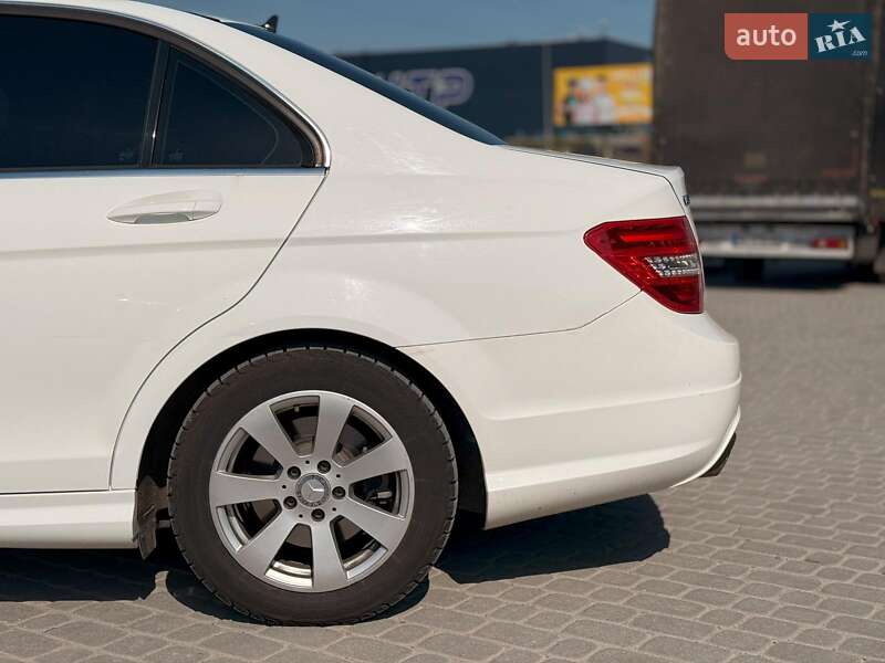 Седан Mercedes-Benz C-Class 2012 в Львове