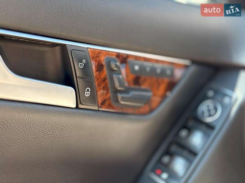 Седан Mercedes-Benz C-Class 2012 в Львове