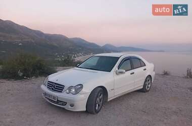 Седан Mercedes-Benz C-Class 2004 в 
