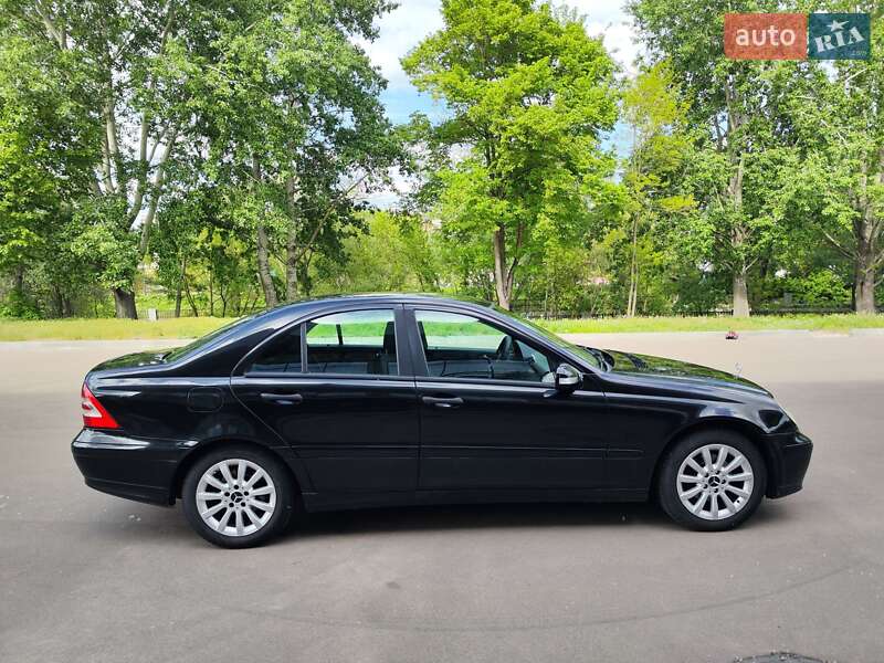 Седан Mercedes-Benz C-Class 2006 в 
