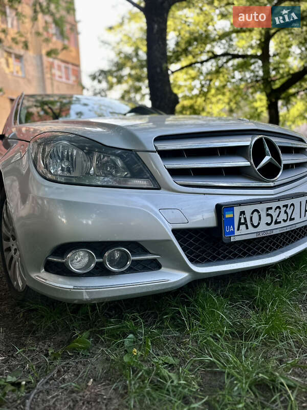 Универсал Mercedes-Benz C-Class 2012 в Ужгороде