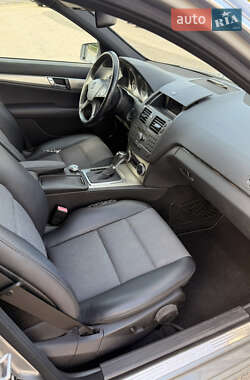 Універсал Mercedes-Benz C-Class 2009 в 
