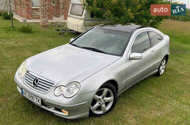 Купе Mercedes-Benz C-Class 2002 в Днепре