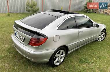 Купе Mercedes-Benz C-Class 2002 в 
