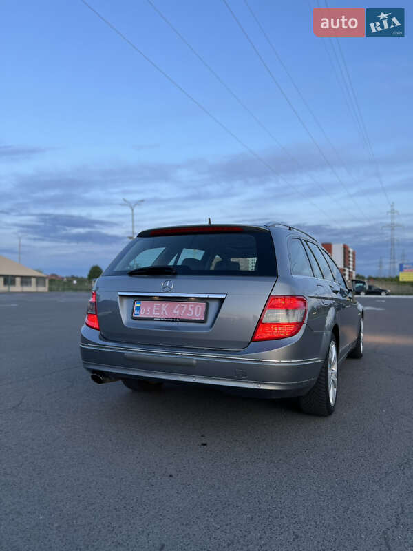 Универсал Mercedes-Benz C-Class 2010 в Луцке