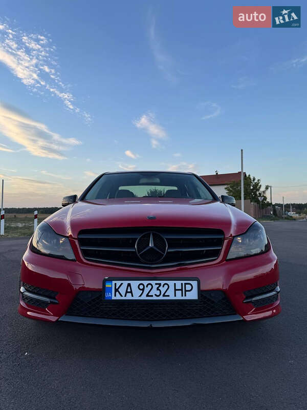 Седан Mercedes-Benz C-Class 2014 в Киеве