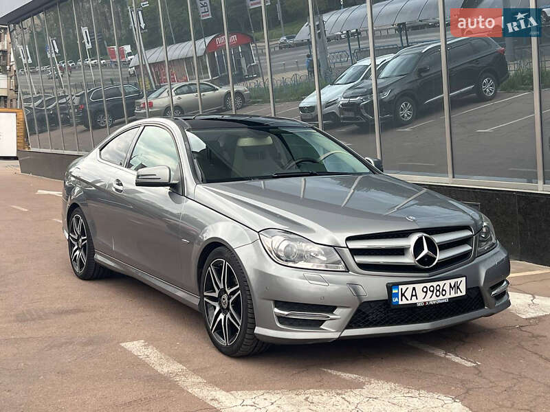 Mercedes-Benz C-Class 2011