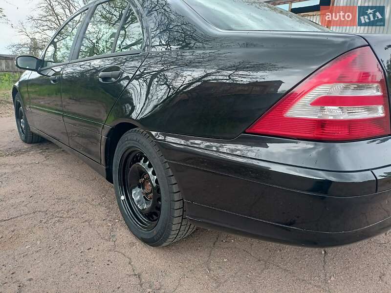 Седан Mercedes-Benz C-Class 2004 в Чернигове