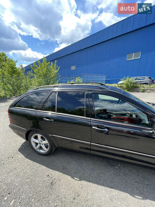 Универсал Mercedes-Benz C-Class 2002 в Киеве