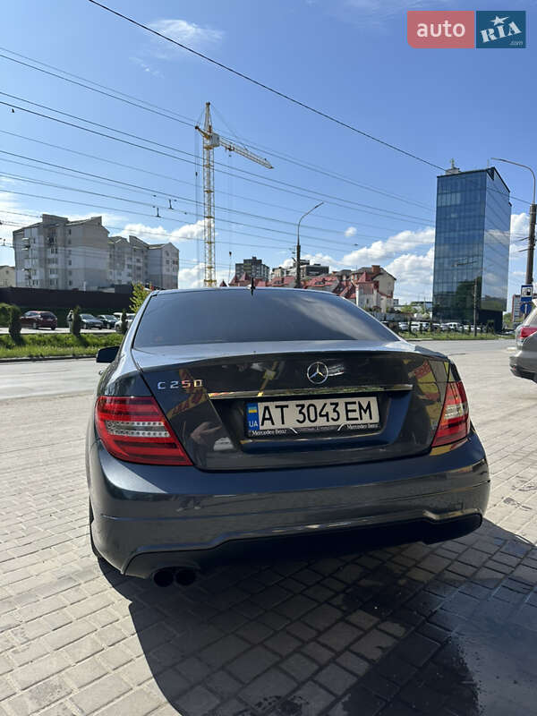 Седан Mercedes-Benz C-Class 2012 в Тернополе