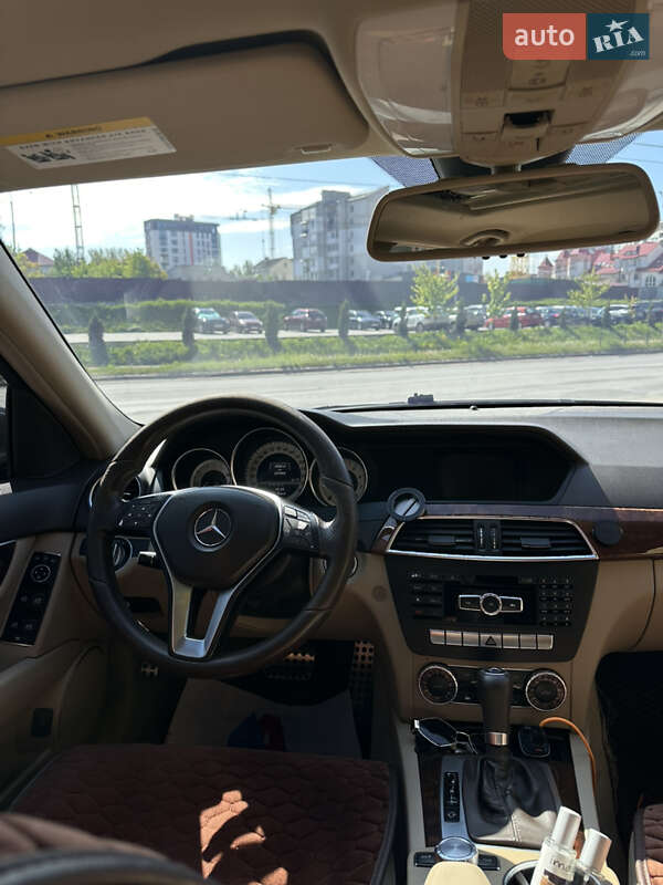 Седан Mercedes-Benz C-Class 2012 в Тернополе